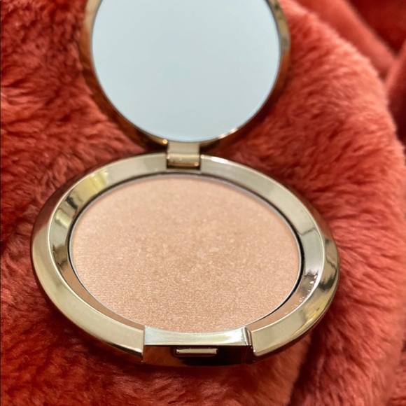 Becca highlighter bundle - Picture 4 of 5